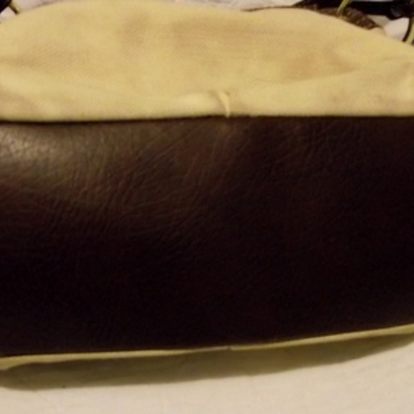 RELIC Biege Applique Purse - Picture 3 of 8